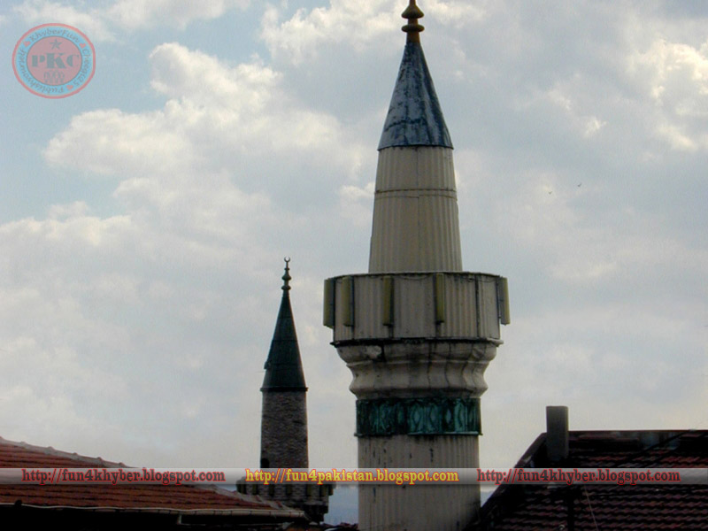 [minarets(www[1].TheWallpapers.jpg]